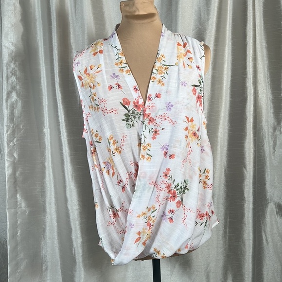 Liz Claiborne | Floral Wrap Sleeveless Blouse | Size Large - Picture 6 of 9